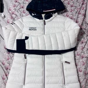 Tommy Hilfiger Women's White and Navy Puffer Jacket
